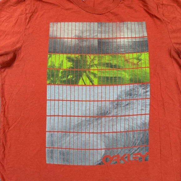 Oakley T Shirt Mens Size L Red Orange Short Sleeve Adults Casual - Picture 2 of 6
